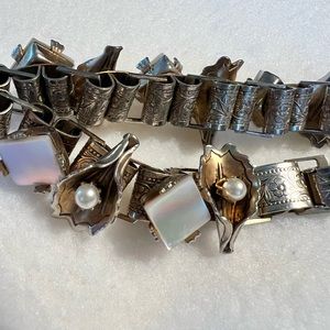Silver mother of pearl bracelet